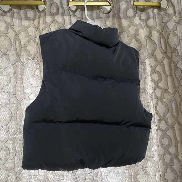 Vest - Picture 2 of 3